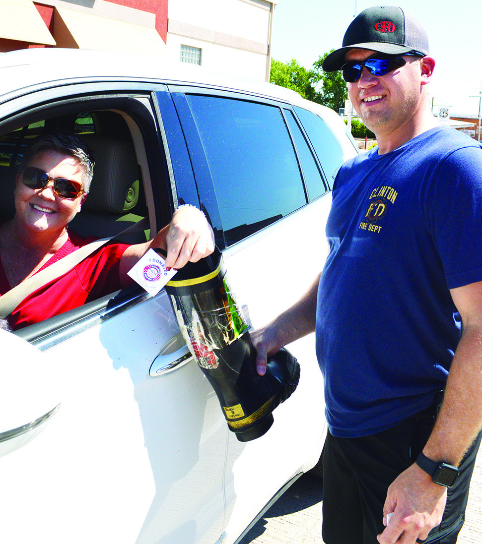 Clinton volunteer Clinton Daily News