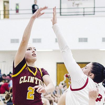Clinton’s Paisley Ruyle passes the ball to an open teammate during the “Custer County Conflict” Tuesday in Weatherford. CDN | Sam Goodwyn