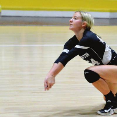 Volleyball beats Snyder in four