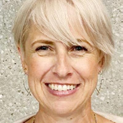 Chair has love for Clinton