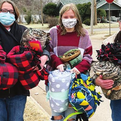 CHS Key Club donates homemade blankets to Mission House
