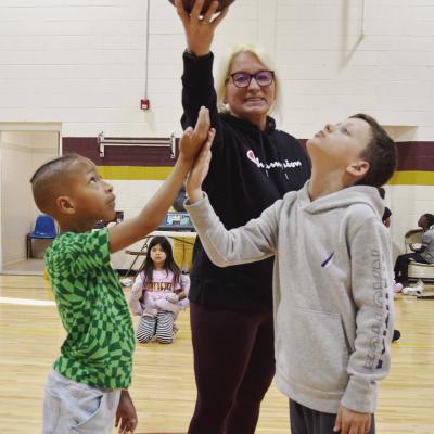 March Madness is big hit at Southwest Elementary School