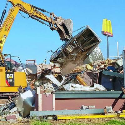 An excavator tears down the former Long John Silver’s restaurant at 2311 Red Wheat Dr. The building is owned by Browning Brothers, LLC, and has been since August of 2022. It is not known what plans are in mind for the location. CDN |Elisha Rangel Restaurant walks the plank