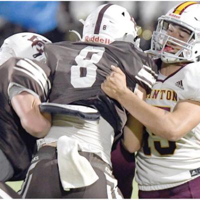 CDN | John Kinsey Fighting through a double team