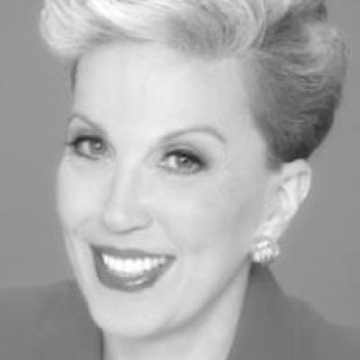 Niece suspects elderly aunt is being isolated by her son