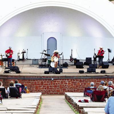 Community shows up for concert