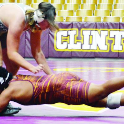 linton 215-pounder Malachi Lorne shoots in on the low single-leg to register a takedown against his Kingfisher opponent