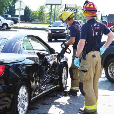 CDN | Collin Wieder Wreck sends three to hospital