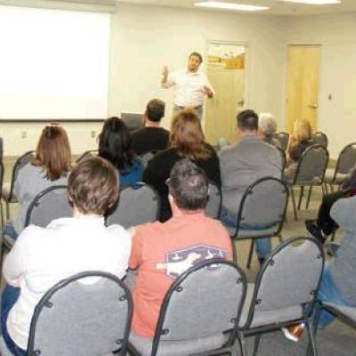 Differing views aired at school bond forum