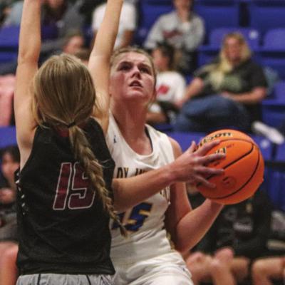 CDN | Adam Ewing Katie Edelen scored 10 of her game-high 13 points in the first quarter versus Granite. Lady Indians cruise in opener