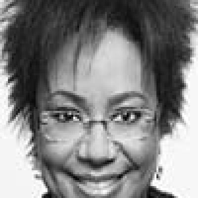 Woman doesn’t want to be half-sister’s maid of honor